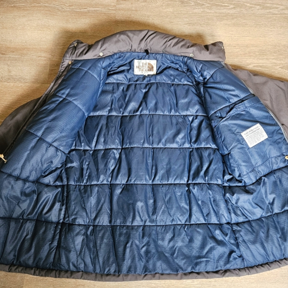The North Face Men's Puffer Jacket - Blue and Gray